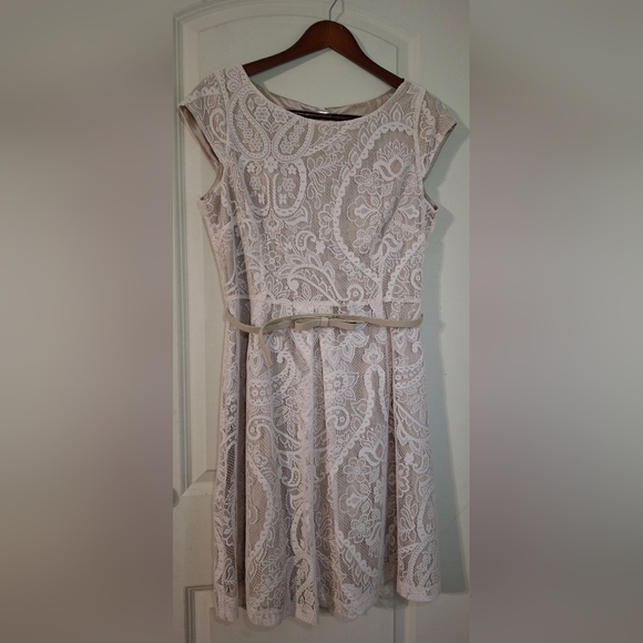 Liz Claiborne Dresses & Skirts - Womens Liz Claiborne Ivory Lace Overlay Cap Sleeve Lined Knee Length Dress Sz 12